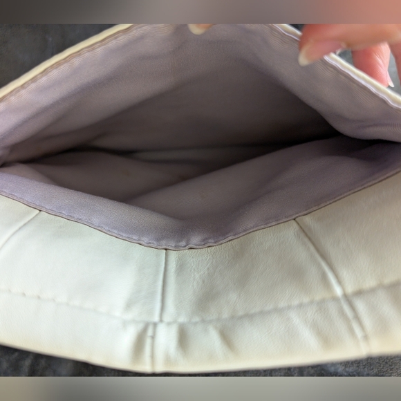 Coach Soho Off White Leather Flap Small Crossbody Bag W/ Buckle Nice! - Picture 11 of 13